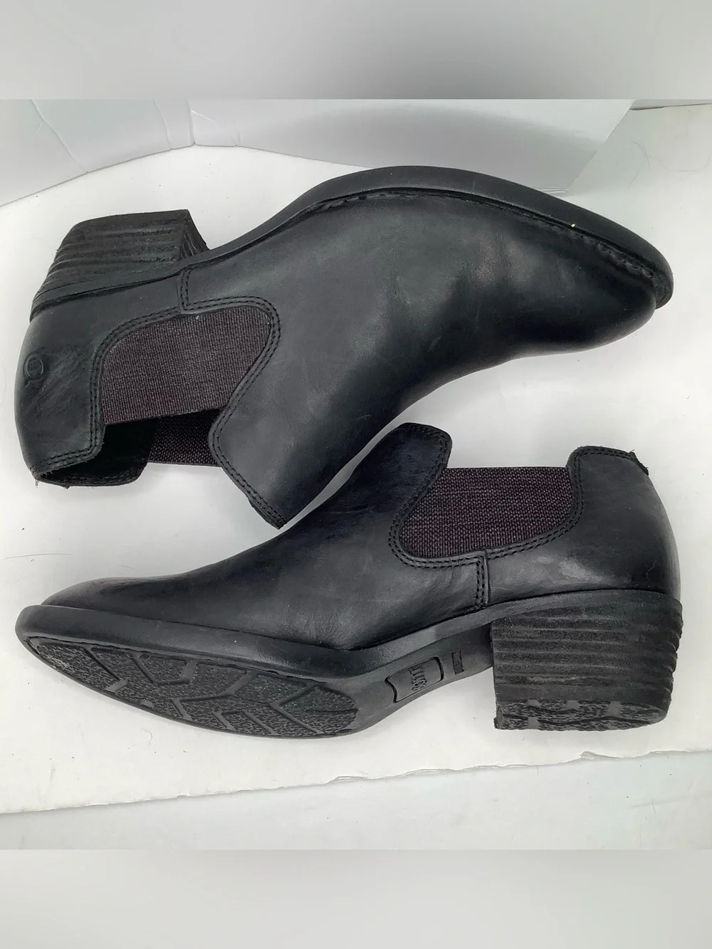 Born Black Leather Chelsea Block Heel Women’s Ankle Bootie Sz 8M  Equestrian